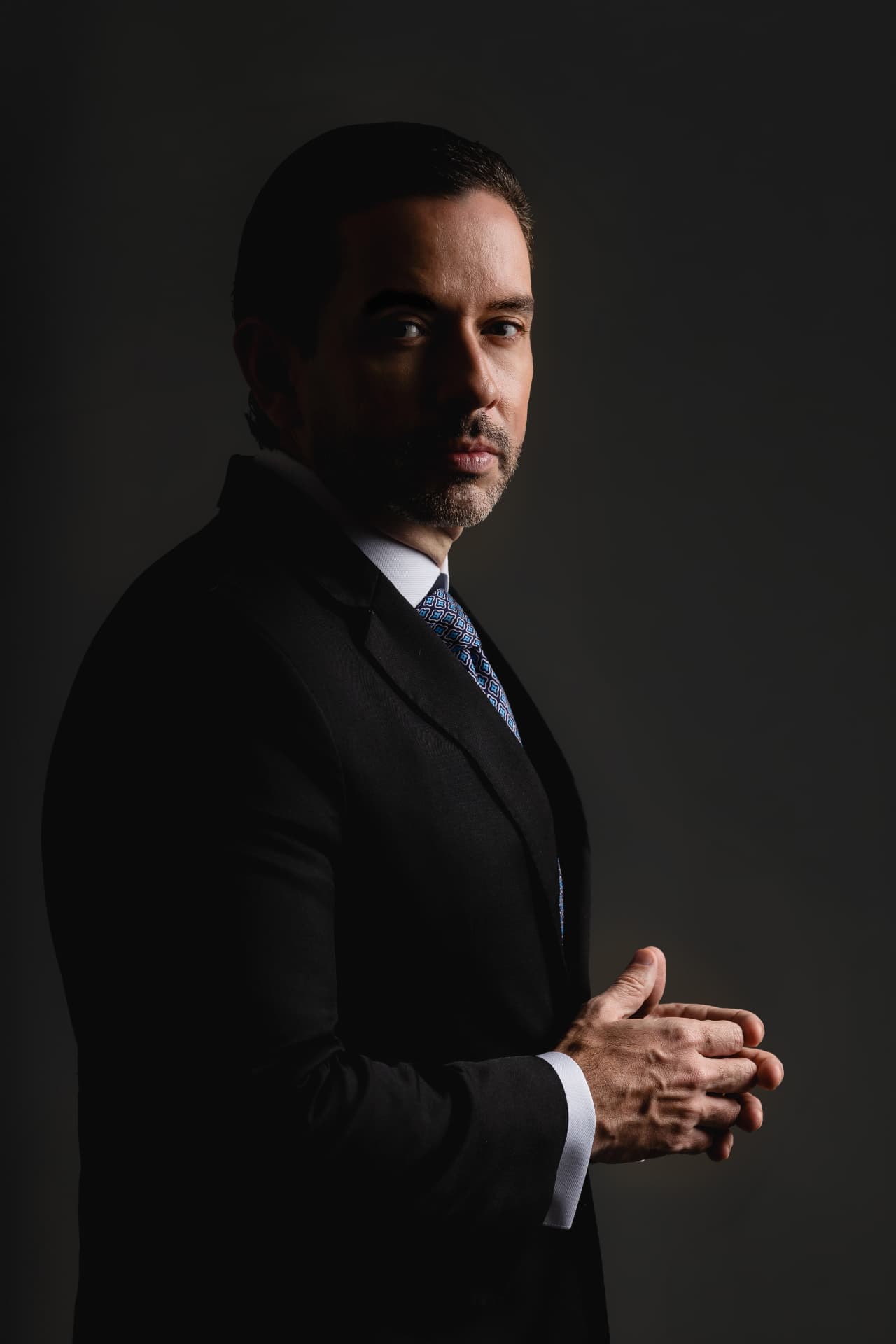 Dr. Cairo David — retrato profissional